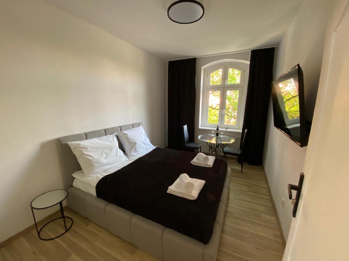 Vip Rooms Apartment Torun Bagian luar foto