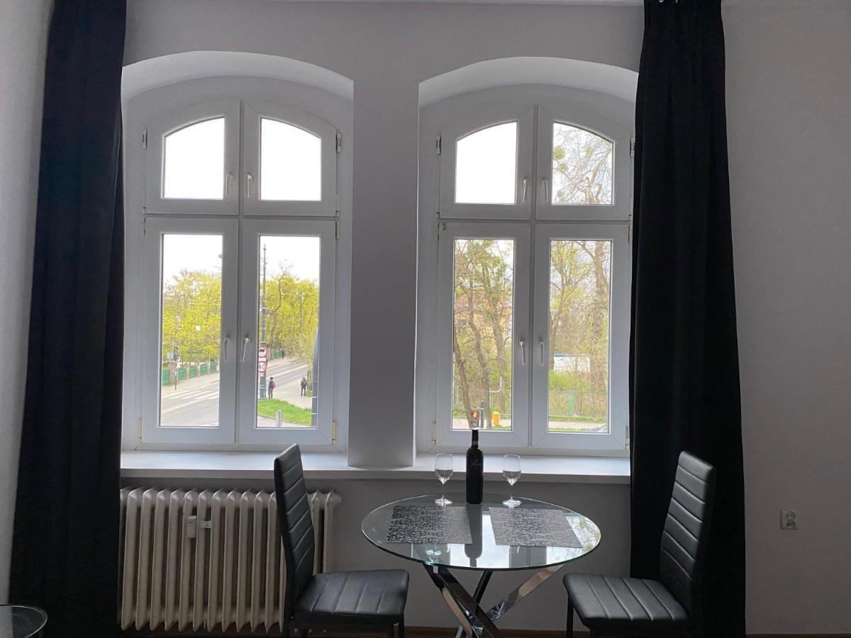 Vip Rooms Apartment Torun Bagian luar foto